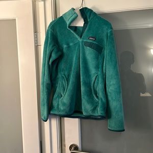 Women’s Patagonia fleece pullover